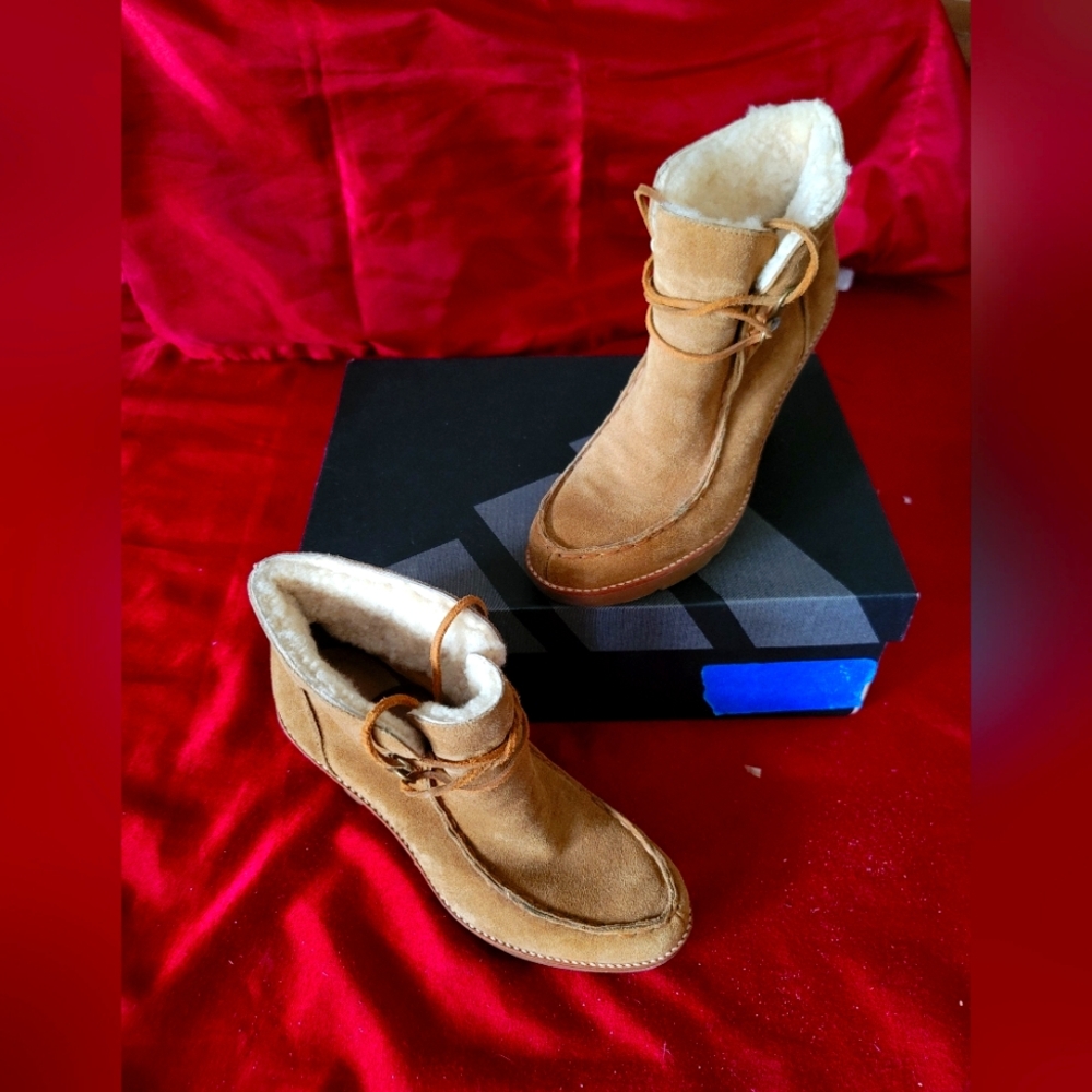 Michael kors brown suede  block heel ankle booties size 6.5Pre-owned